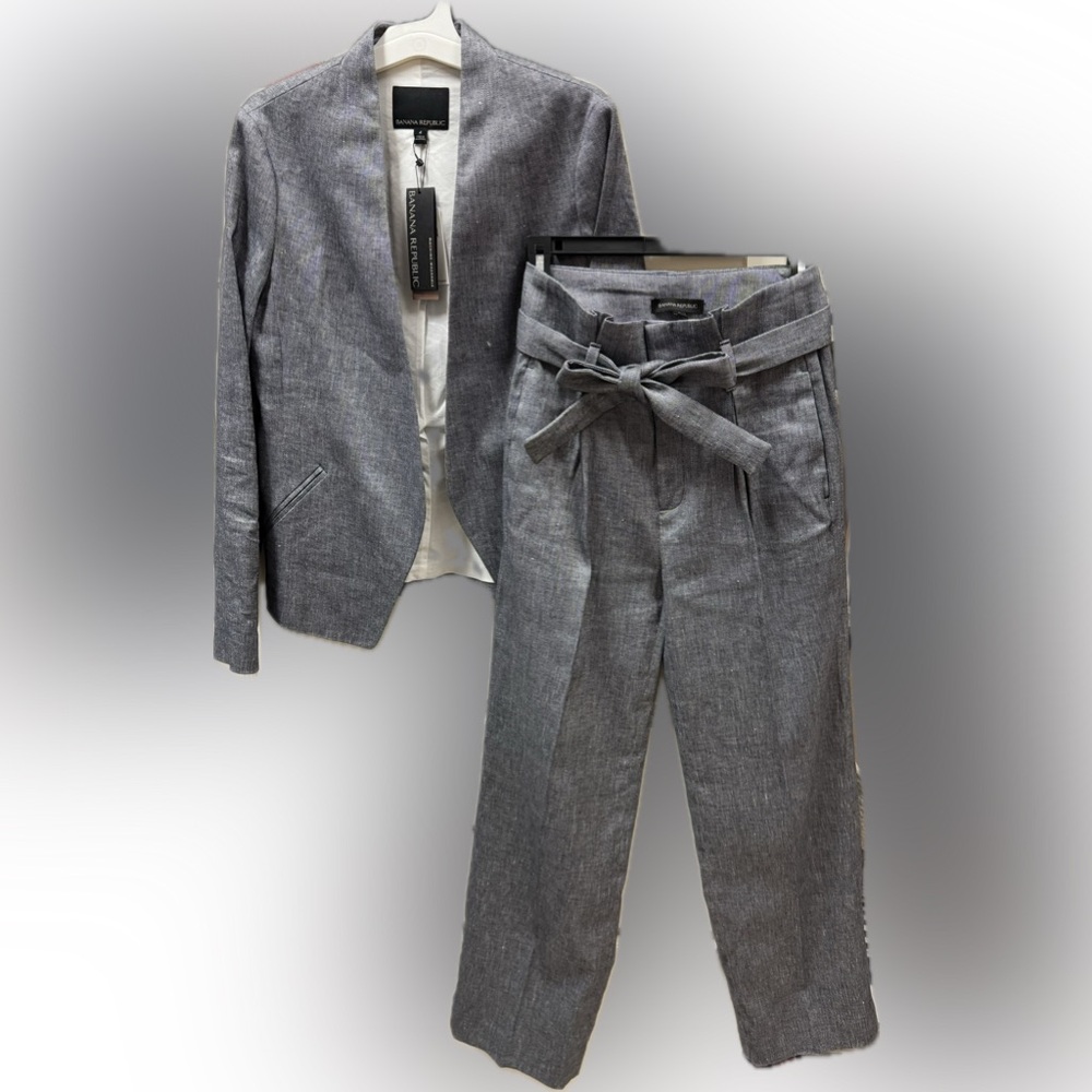 Banana Republic Suit, Perfect for Spring